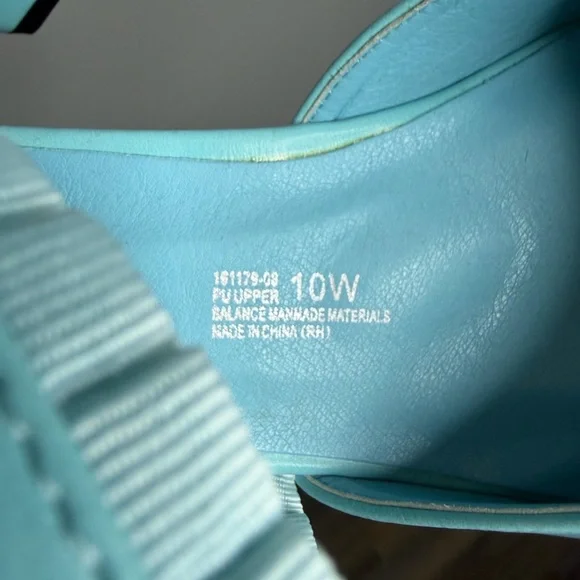 Softwear By Beacon Vintage Kitten Heel Closed Toe Shoes 10W Blue Flirty Elegant - Picture 6 of 9